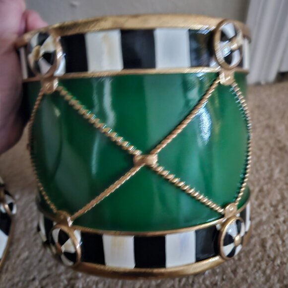 RARE RETIRED 2 MACKENZIE CHILDS EMERALD GREEN CHRISTMAS DRUM STAND PLANTER POT - Picture 5 of 9
